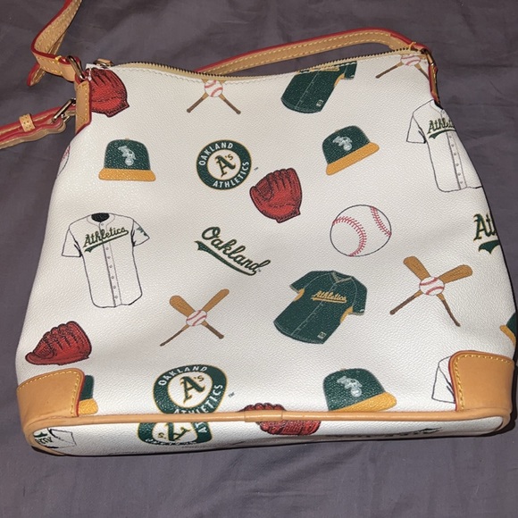 Dooney & Bourke Oakland Athletics crossbody - Picture 3 of 7